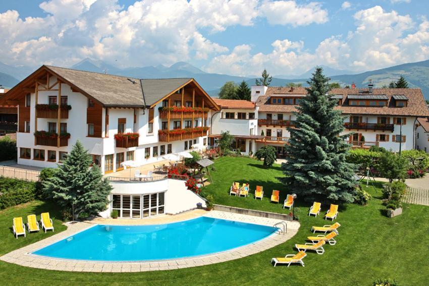 Hotel Langhof Natz-Schabs ภายนอก รูปภาพ