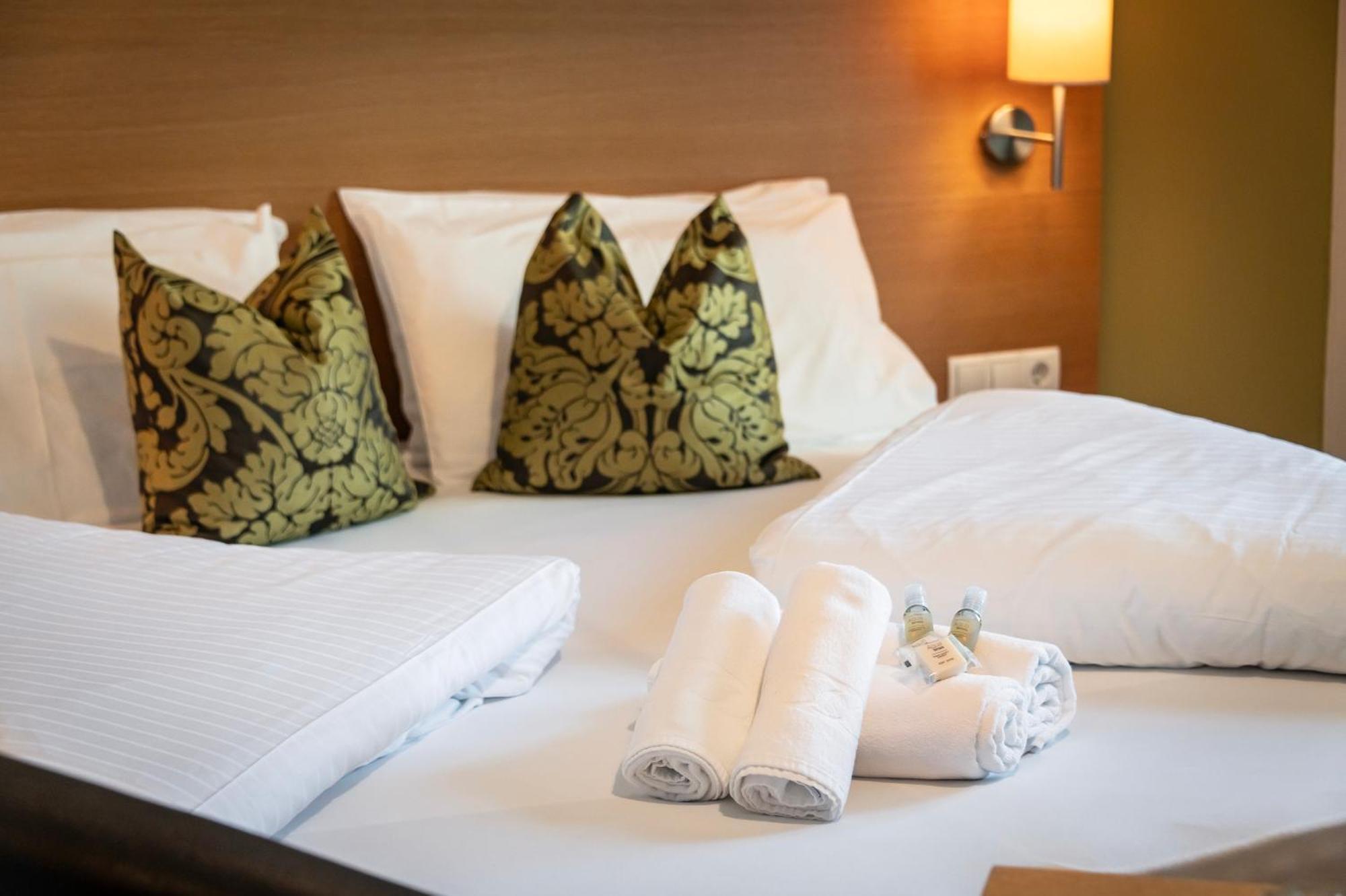Hotel Langhof Natz-Schabs ภายนอก รูปภาพ