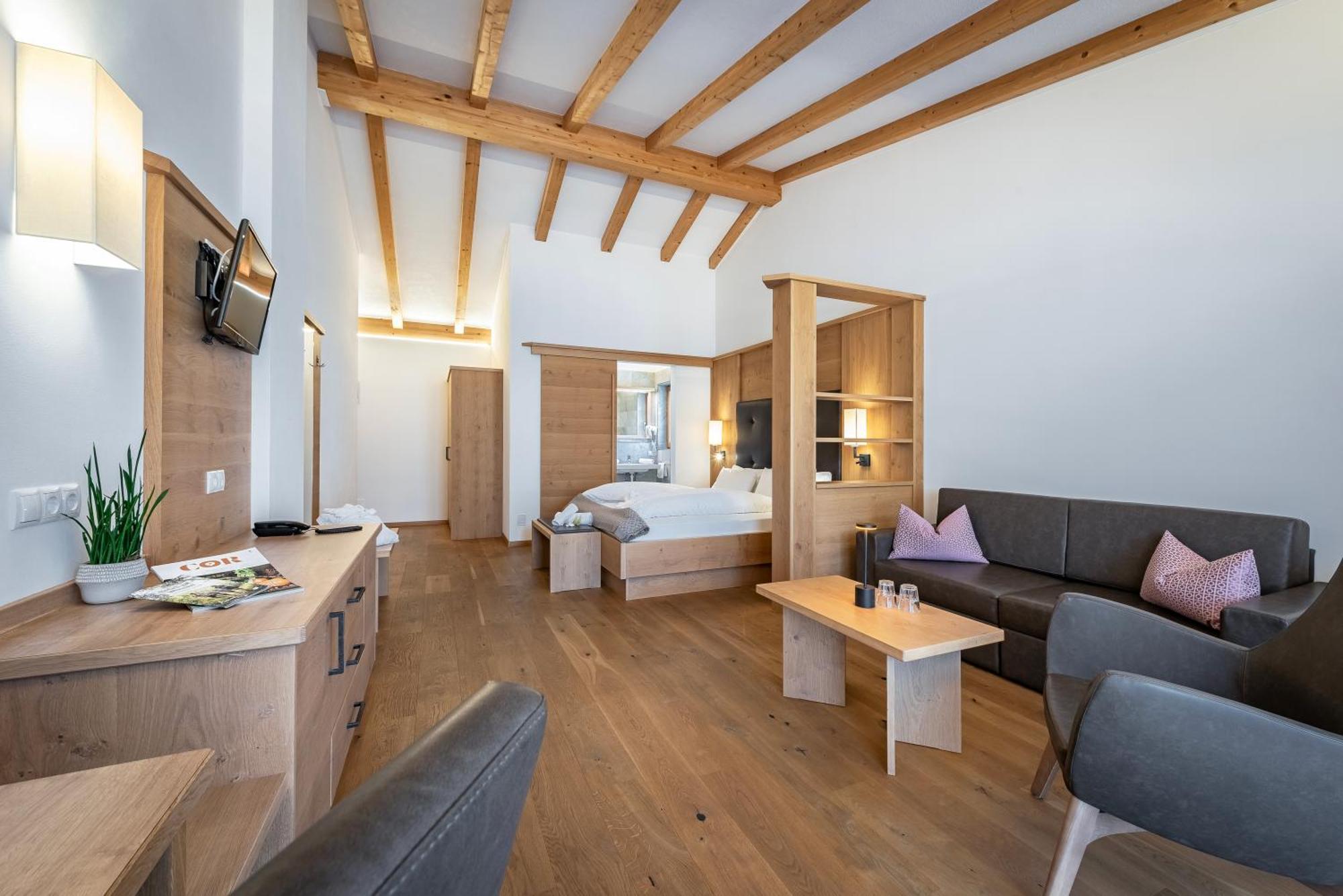 Hotel Langhof Natz-Schabs ภายนอก รูปภาพ