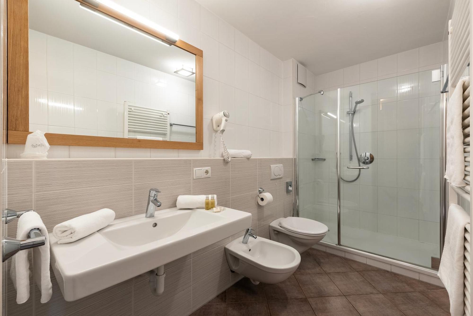 Hotel Langhof Natz-Schabs ภายนอก รูปภาพ