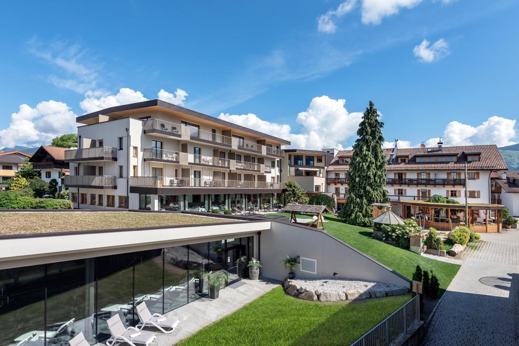 Hotel Langhof Natz-Schabs ภายนอก รูปภาพ